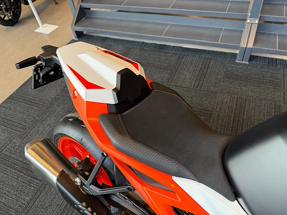 KTM 990 DUKE R 5 of 5