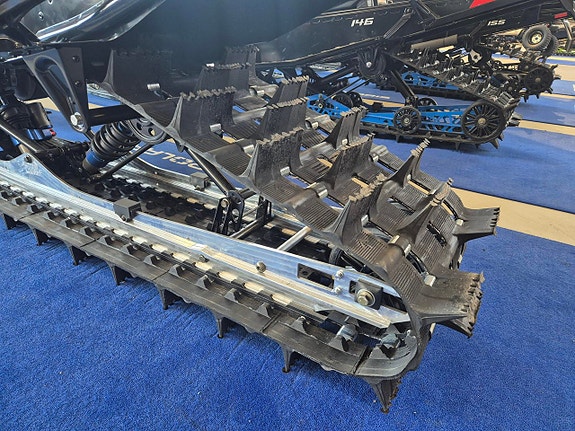 Polaris 850 Rmk Khaos Slash 146 -24 NY 4 of 4