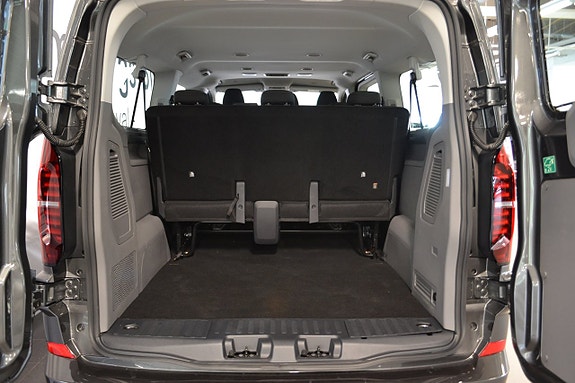 Volkswagen Caravelle 5 of 5