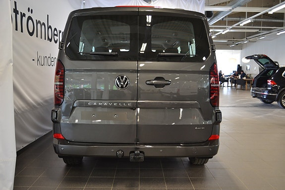Volkswagen Caravelle 4 of 5