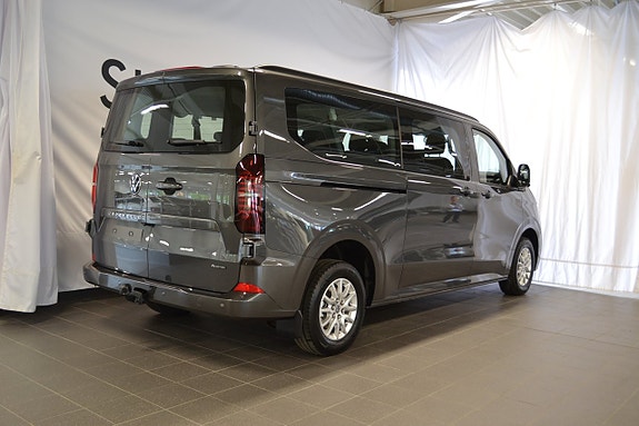 Volkswagen Caravelle 3 of 5