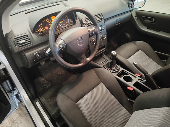 Mercedes-Benz A150 9 of 11