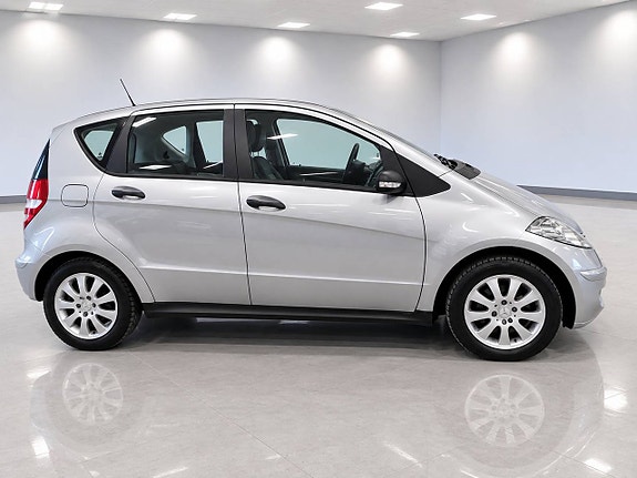 Mercedes-Benz A150 3 of 9