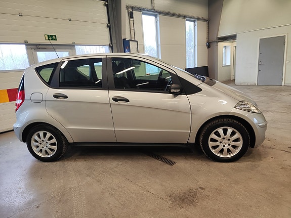 Mercedes-Benz A150 3 of 5