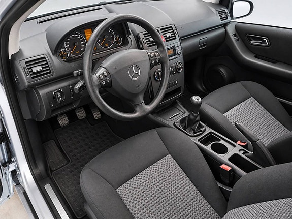 Mercedes-Benz A150 8 of 9