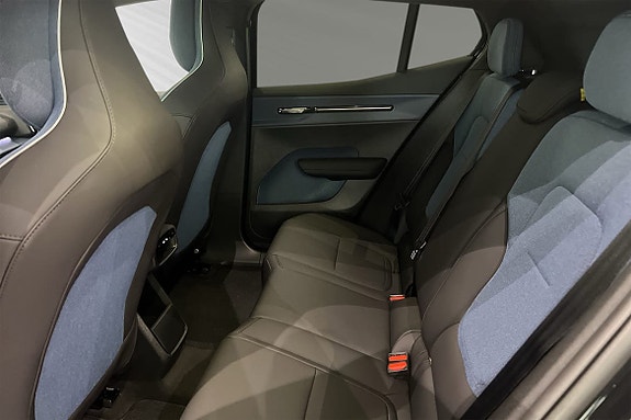 Volvo EX30 8 of 15