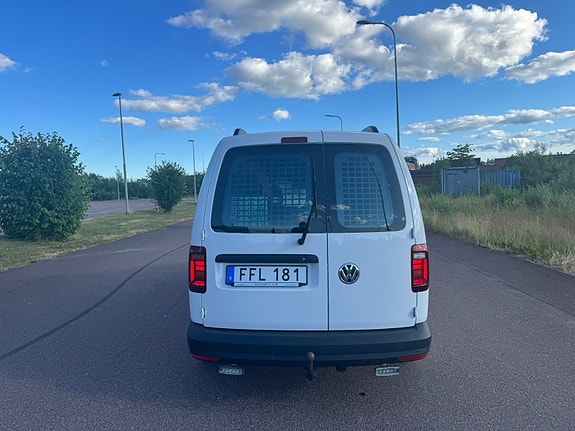 Volkswagen Caddy Maxi 3 of 5