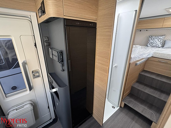 Adria Coral 670 DL 60Y - Fiat MultiJet3 140HP (103kW) HD 35L 10 of 17