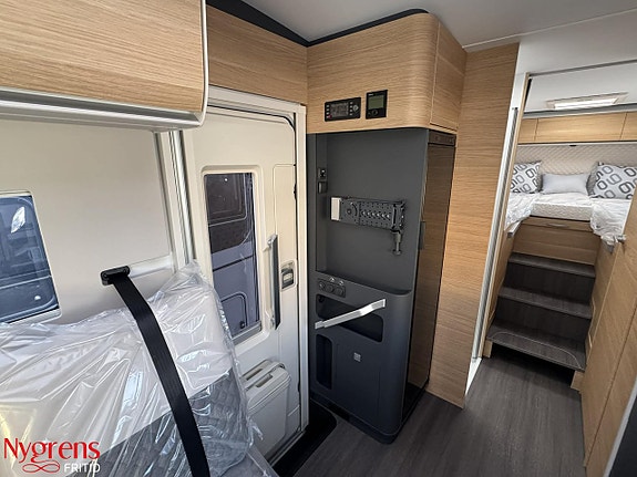 Adria Coral 670 DL 60Y - Fiat MultiJet3 140HP (103kW) HD 35L 6 of 17