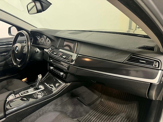 BMW 520d 4 of 5