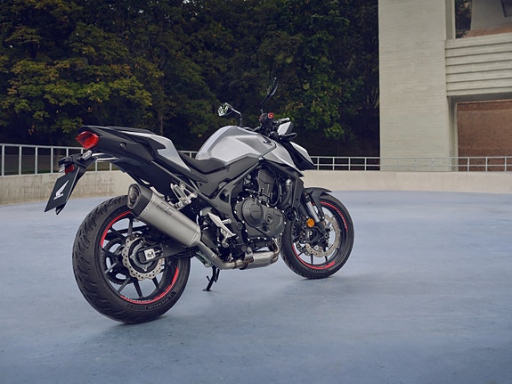 Honda CB750 Hornet E-Clutch Köp din 2026 års modell idag! 3,45% Räntekampanj 3 of 5
