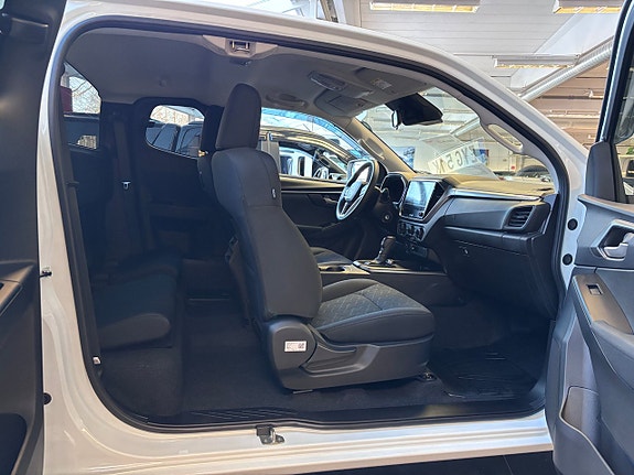 Isuzu D-max 8 of 11