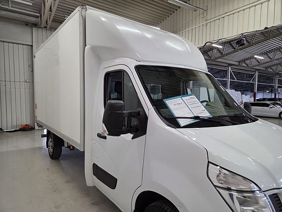 Nissan NV400 3 of 5