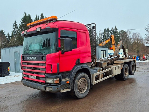 SCANIA P124G 6x2 LASTVÄXLARE (Konkursauktion)