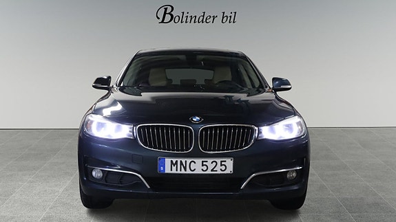 BMW 320 2 of 25