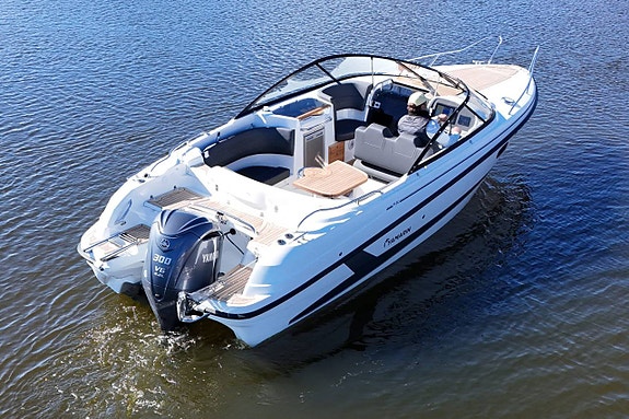 Yamarin 79 DC (2022) 25h, ankarspel, 2 års trygghet