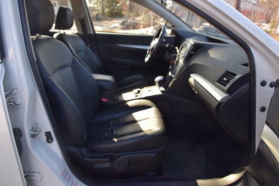 Subaru Outback 9 of 20