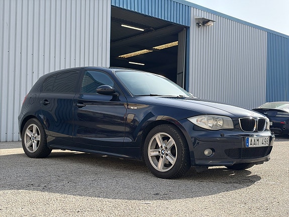 BMW 116i 4 of 5