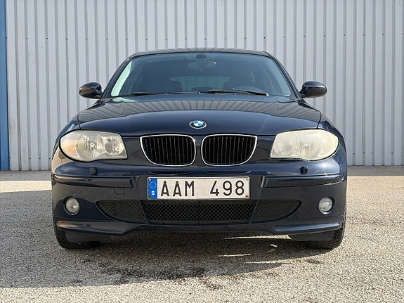 BMW 116i 3 of 5