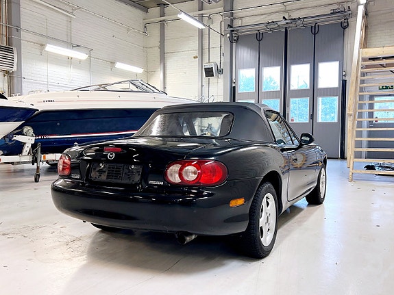 Mazda MX-5 4 of 14