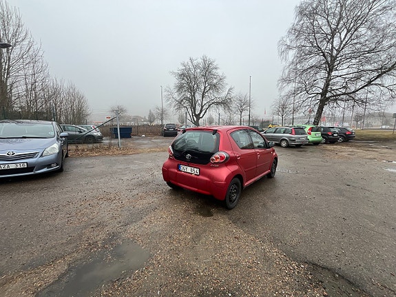 Toyota Aygo 3 of 5