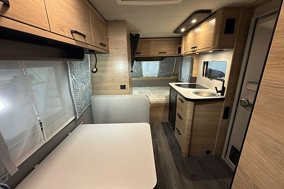 Weinsberg CaraOne 390 QD 8 of 13