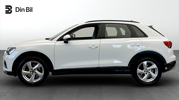 Audi Q3 2 of 5