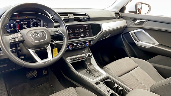 Audi Q3 10 of 12