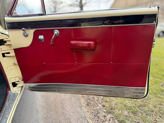 Cadillac Convertible 19 of 24