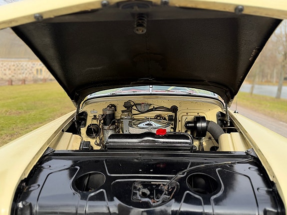 Cadillac Convertible 21 of 24
