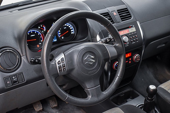 Suzuki SX4 8 of 21