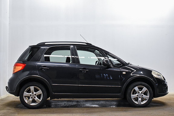 Suzuki SX4 4 of 5
