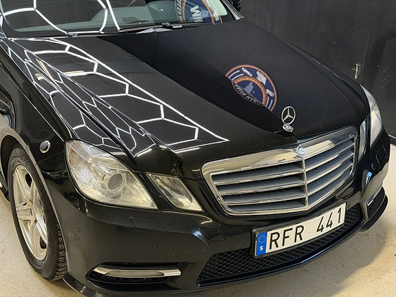 Mercedes-Benz E200 6 of 25