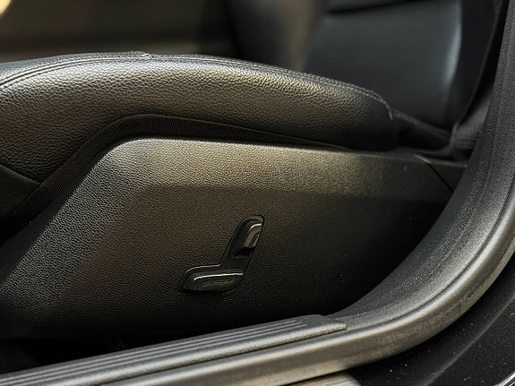 Mercedes-Benz E200 20 of 25