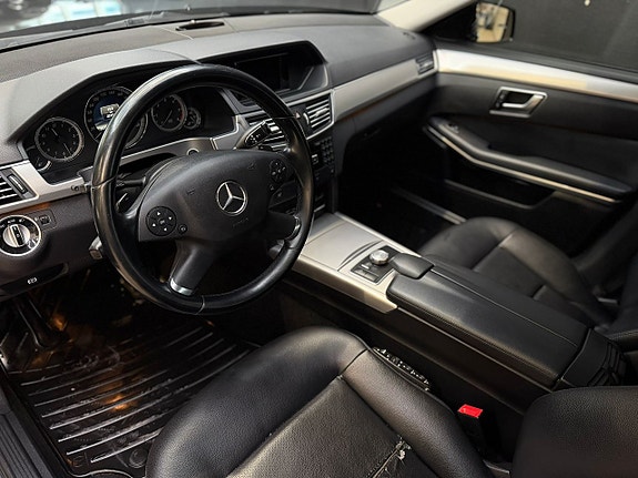 Mercedes-Benz E200 7 of 25