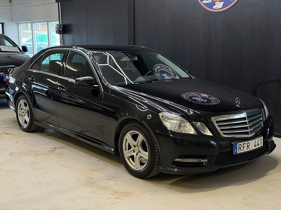 Mercedes-Benz E200 3 of 5