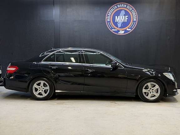 Mercedes-Benz E200 2 of 5