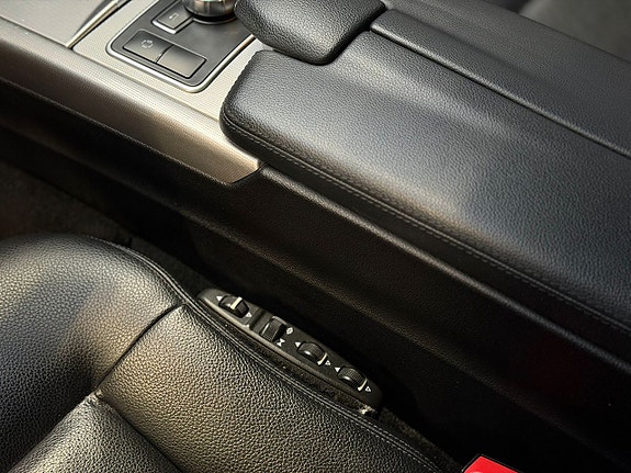 Mercedes-Benz E200 21 of 25