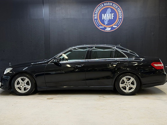 Mercedes-Benz E200 4 of 5