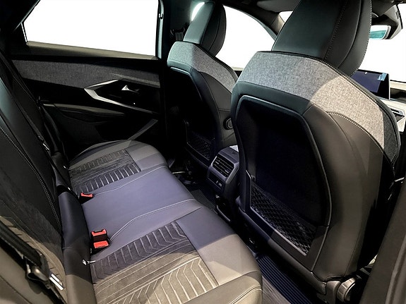 Peugeot e-3008 12 of 15