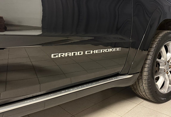 Jeep Grand Cherokee 26 of 30