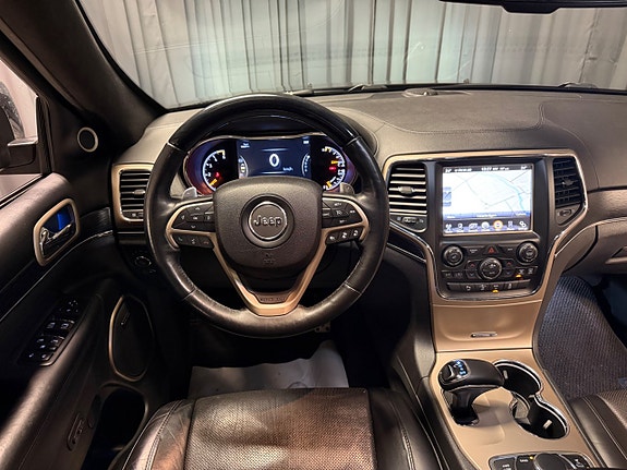 Jeep Grand Cherokee 10 of 30