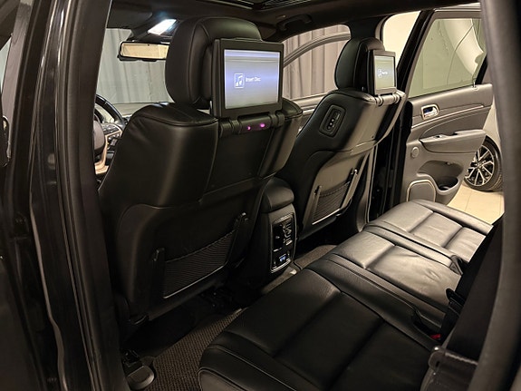 Jeep Grand Cherokee 20 of 30