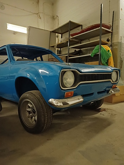 Ford Escort 2 of 5