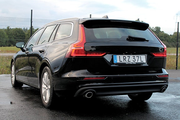 Volvo V60 13 of 30