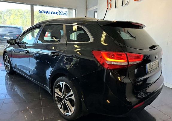 Kia Ceed 2 of 5