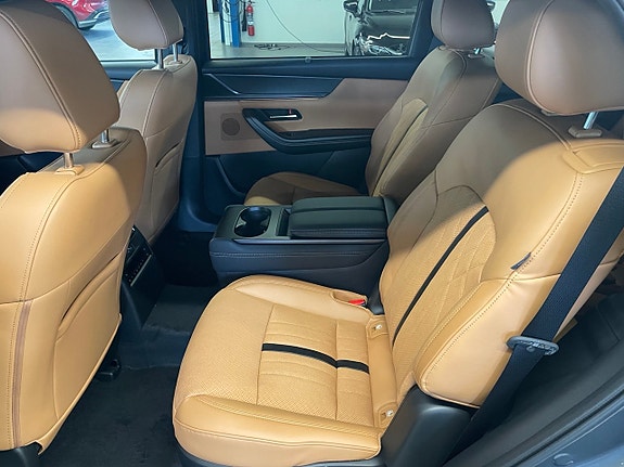 Mazda CX-80 8 of 12