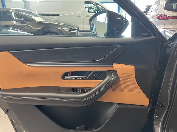 Mazda CX-80 12 of 12