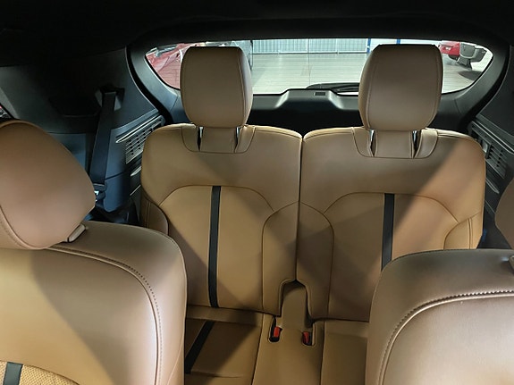 Mazda CX-80 9 of 12