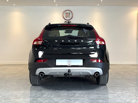 Volvo V40 Cross Country 7 of 18